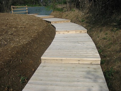 丸太階段　木製階段